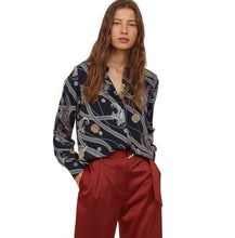 Long-sleeved blouse